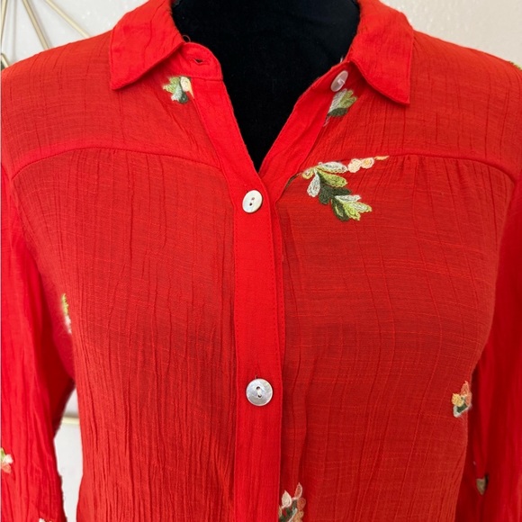 Fig & Flower Red Embroidered Boho Tunic Blouse Crinkle Gauze Button Down Size M - Picture 5 of 6